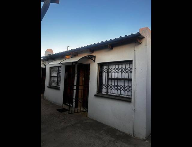 6 BEDROOM HOUSE FOR SALE IN BIRCH ACRES